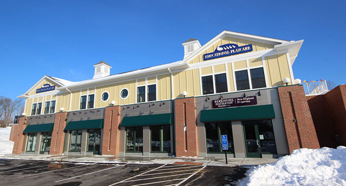 Edgewater Hill shoppes East Hampton CT